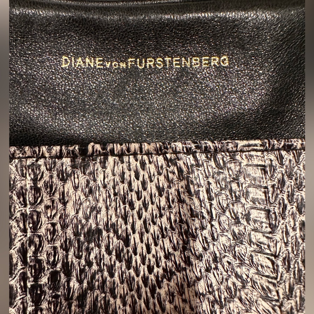 DIANE VON FURSTENBERG CROSSBODY PURSE ANIMAL PRINTER LEATHER - Picture 2 of 14
